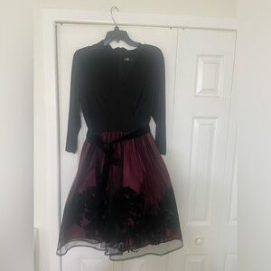Leslie Fay ladies holiday/cocktail dress size 14. New without tags. Gorgeous!